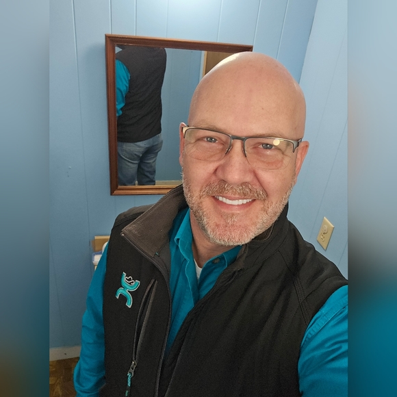 Meet your Posher, Chuck - Picture 2 of 2